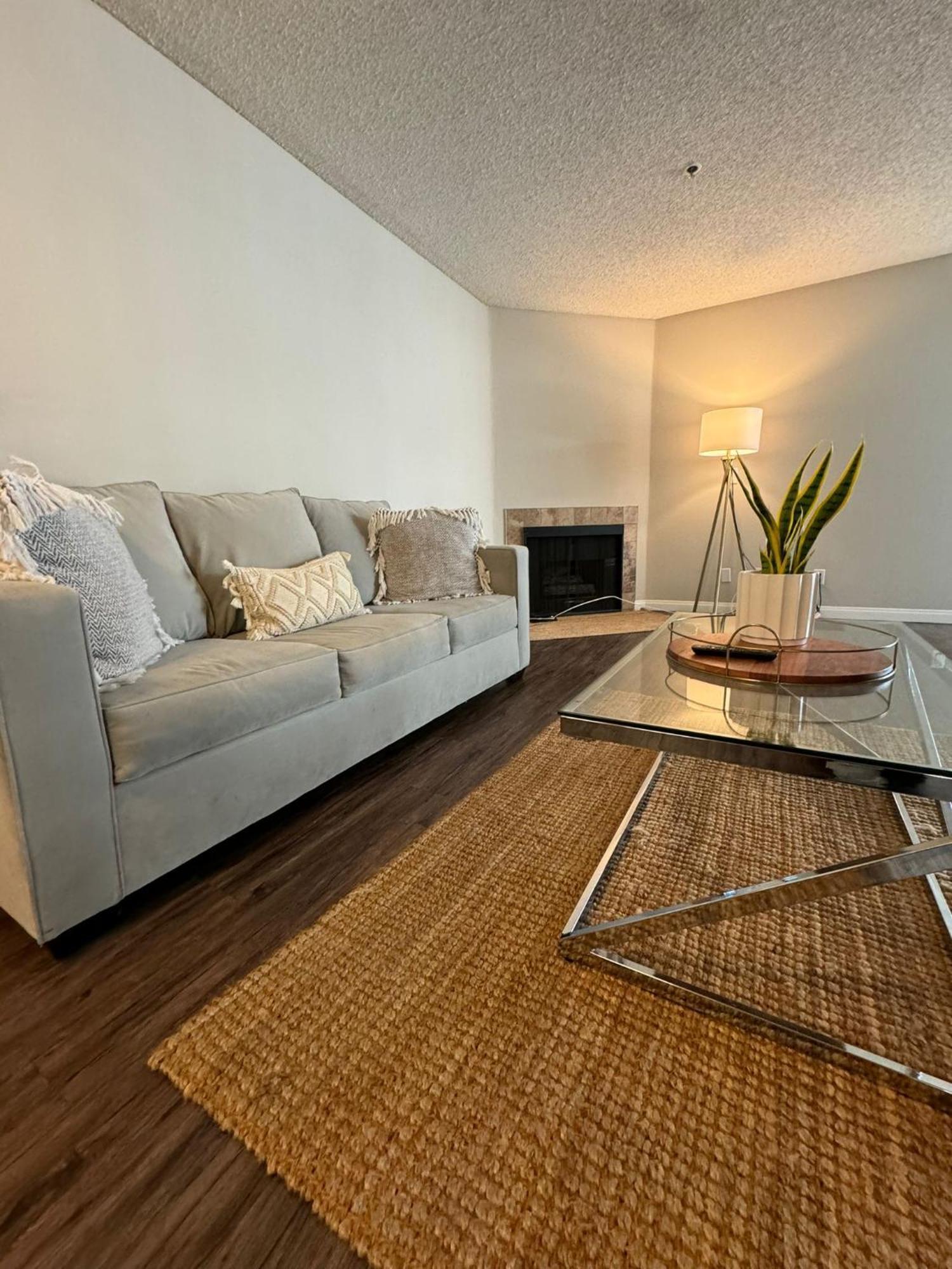 Incredible Two Bedroom Hollywood Apartments Free Parking Los Angeles Ngoại thất bức ảnh