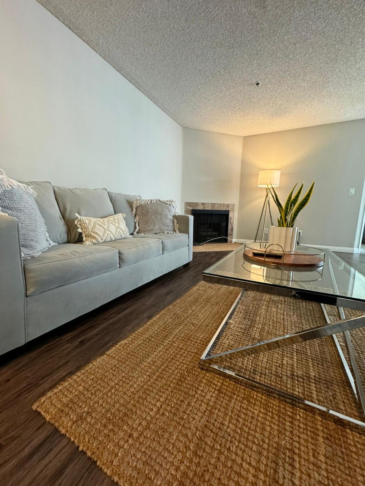 Incredible Two Bedroom Hollywood Apartments Free Parking Los Angeles Ngoại thất bức ảnh