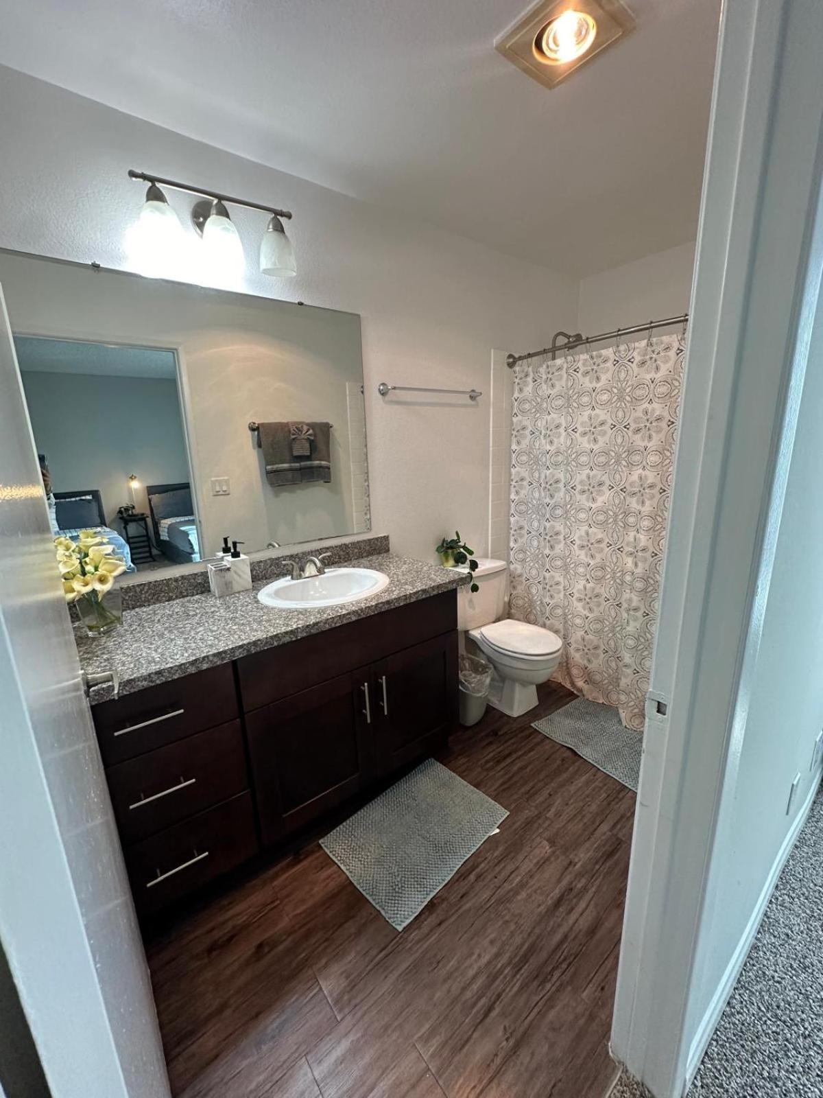 Incredible Two Bedroom Hollywood Apartments Free Parking Los Angeles Ngoại thất bức ảnh