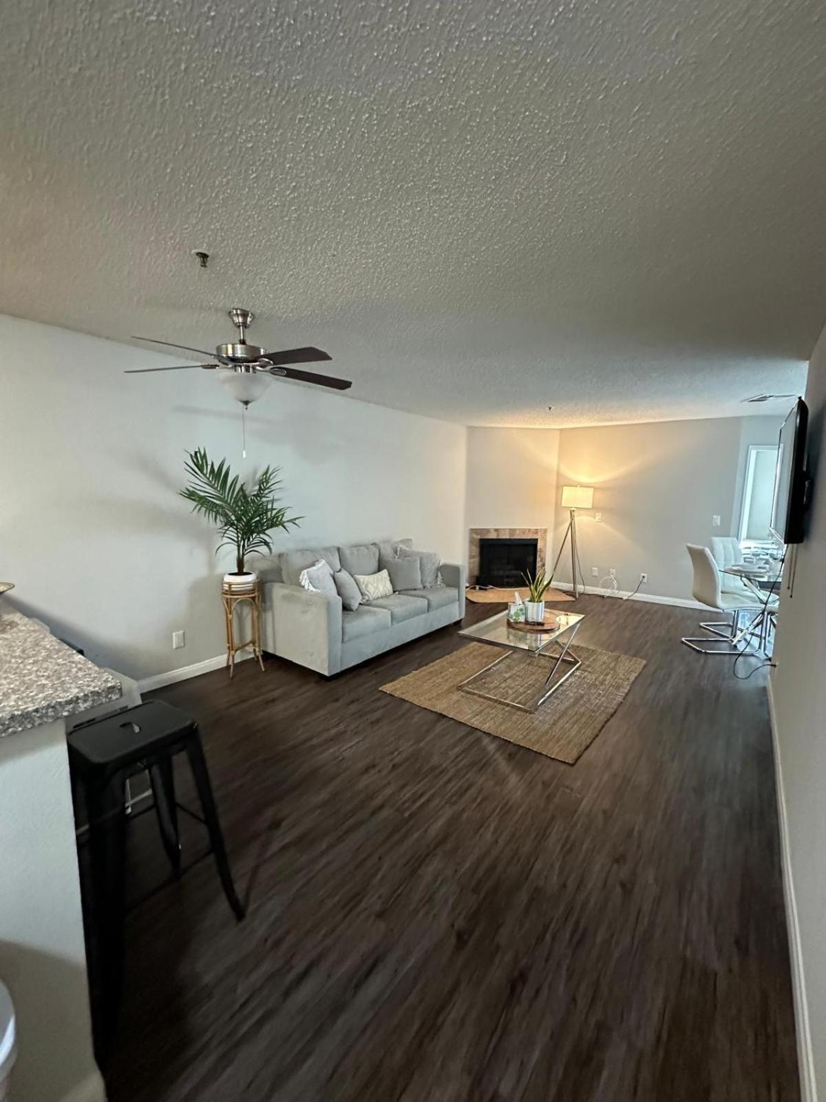 Incredible Two Bedroom Hollywood Apartments Free Parking Los Angeles Ngoại thất bức ảnh