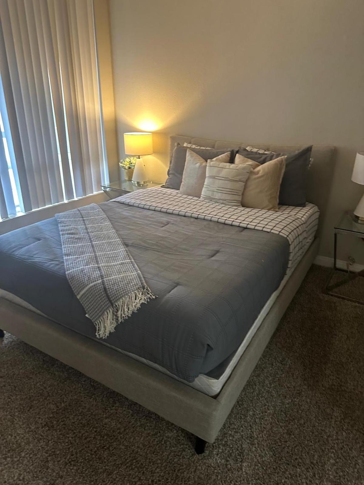 Incredible Two Bedroom Hollywood Apartments Free Parking Los Angeles Ngoại thất bức ảnh