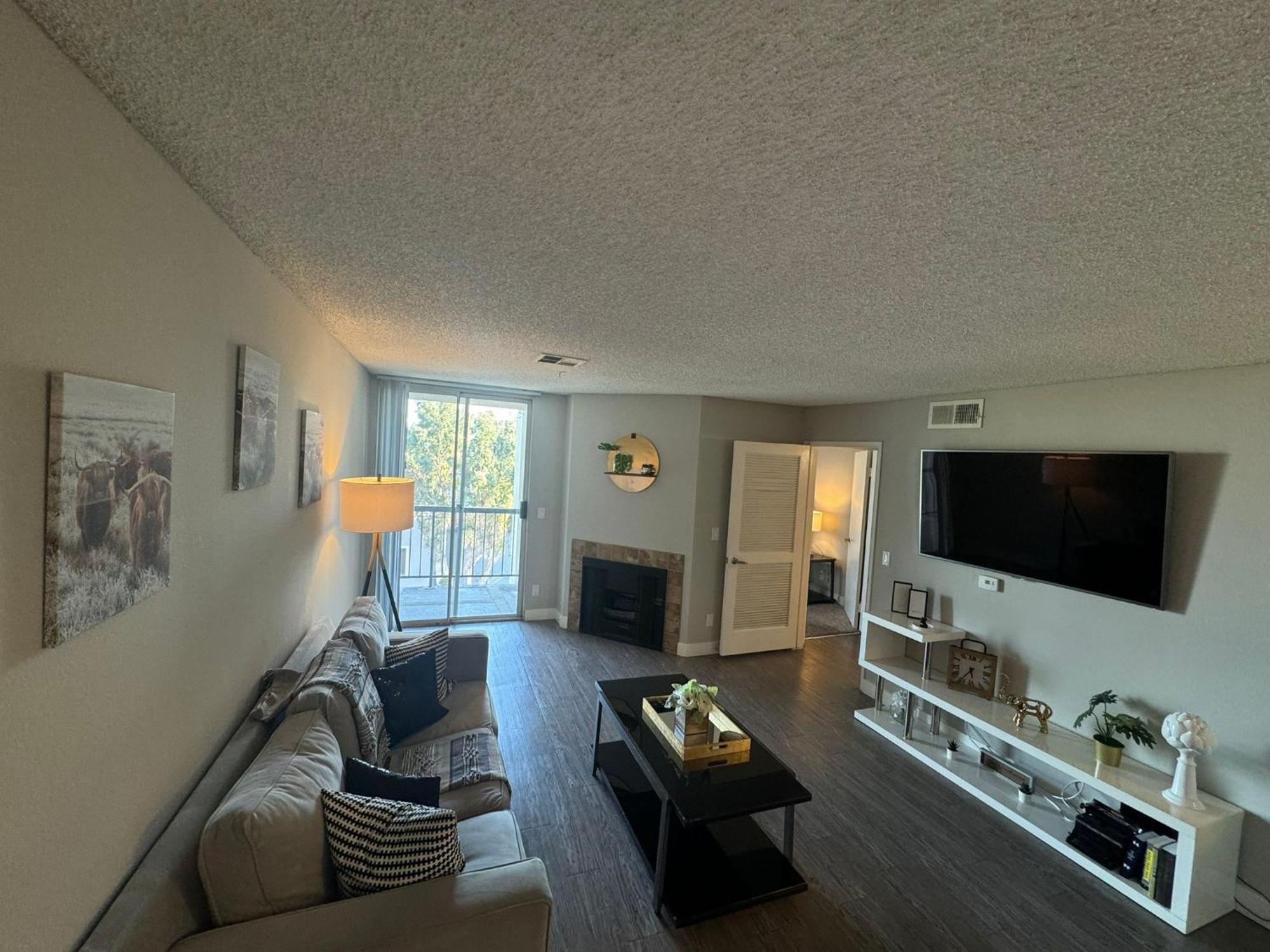 Incredible Two Bedroom Hollywood Apartments Free Parking Los Angeles Ngoại thất bức ảnh