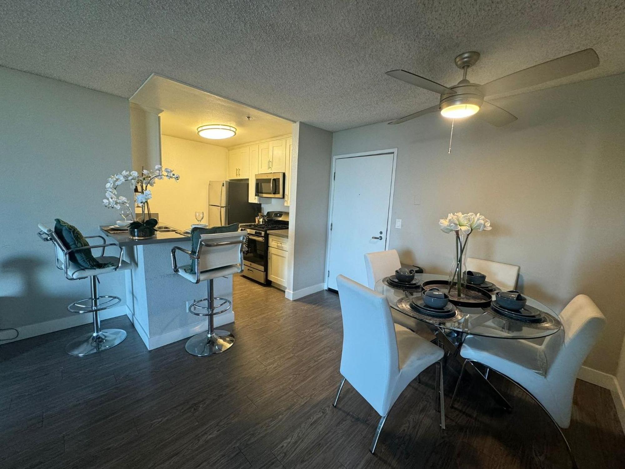 Incredible Two Bedroom Hollywood Apartments Free Parking Los Angeles Ngoại thất bức ảnh