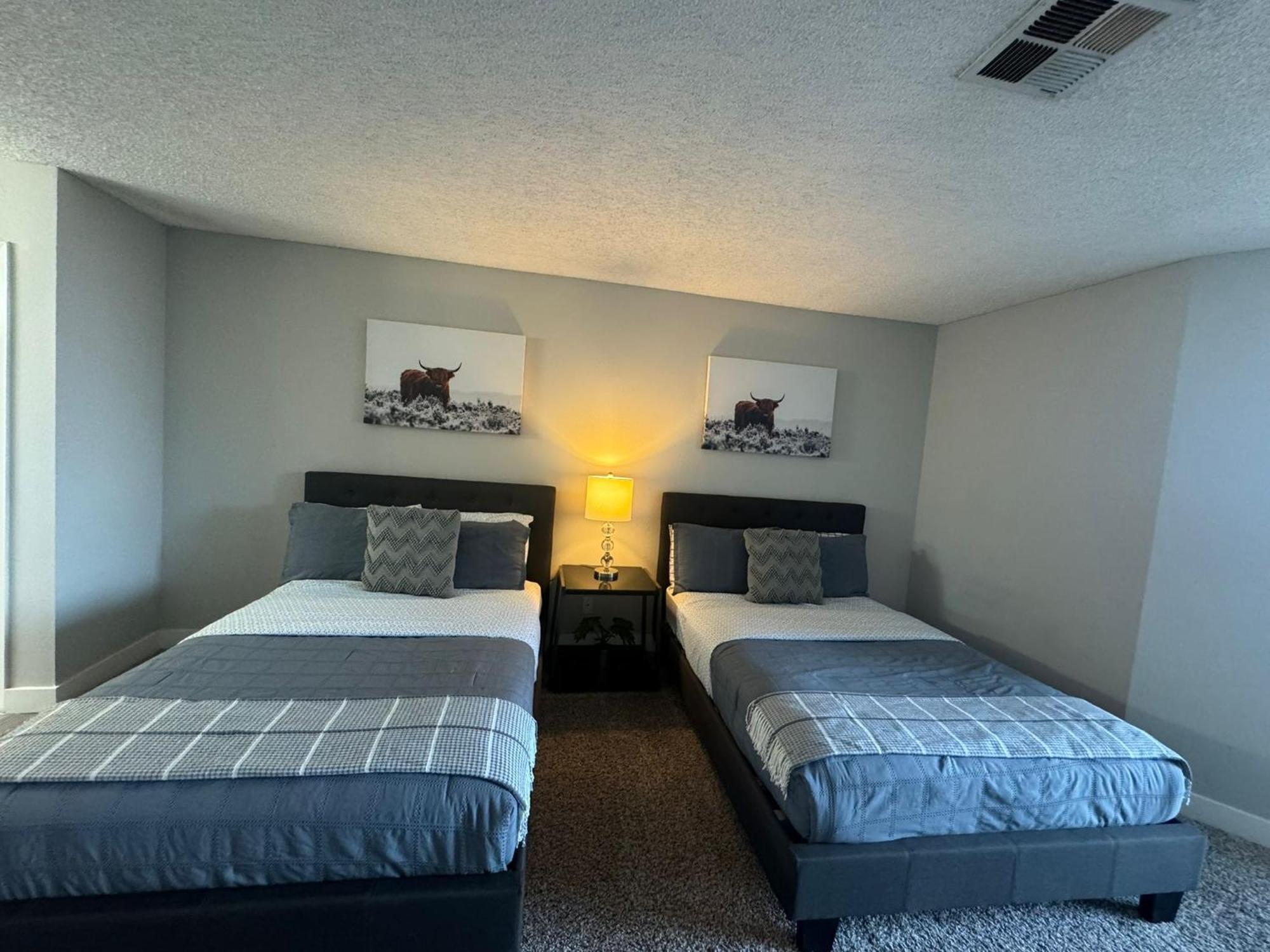 Incredible Two Bedroom Hollywood Apartments Free Parking Los Angeles Ngoại thất bức ảnh