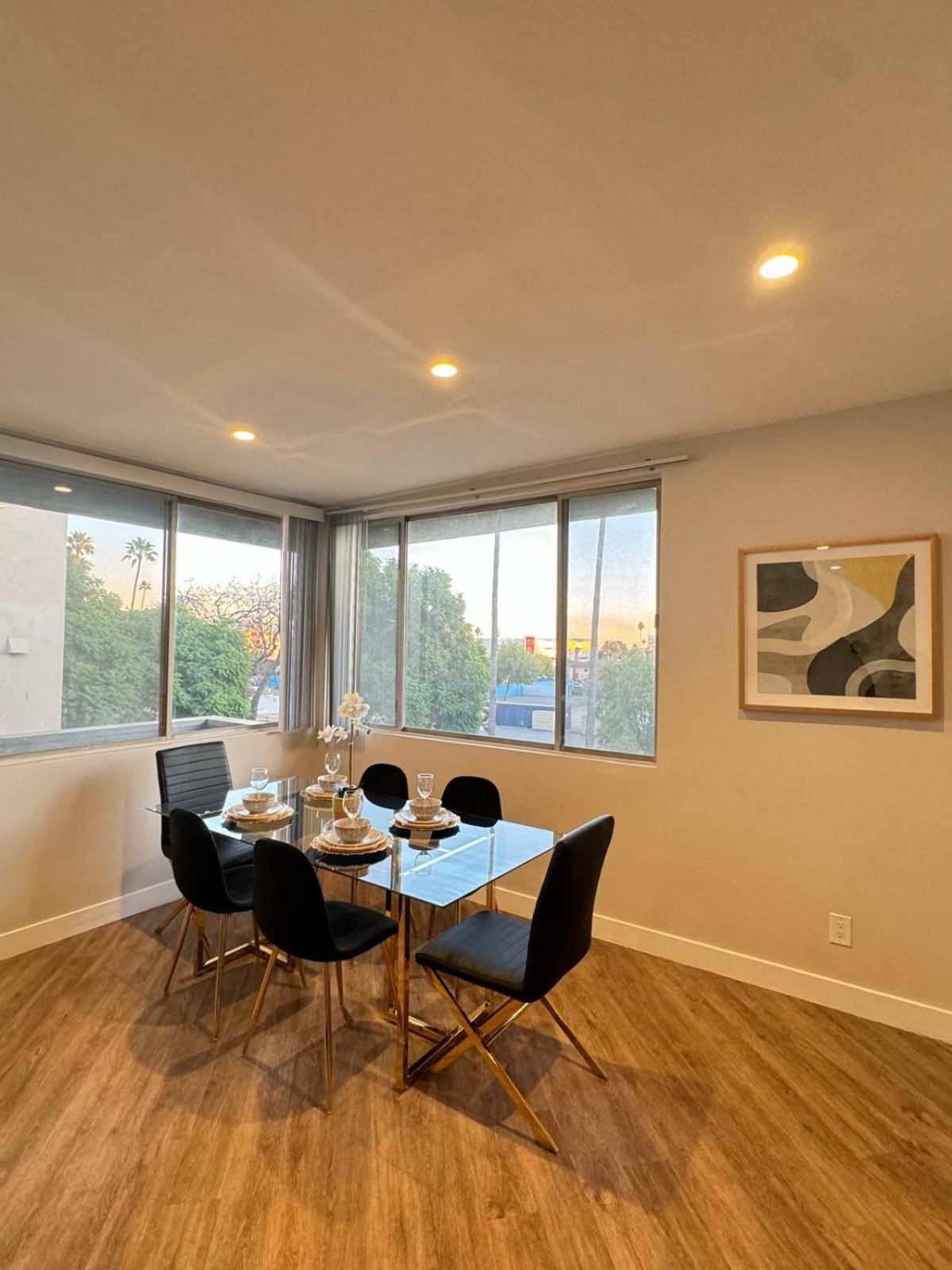 Incredible Two Bedroom Hollywood Apartments Free Parking Los Angeles Ngoại thất bức ảnh